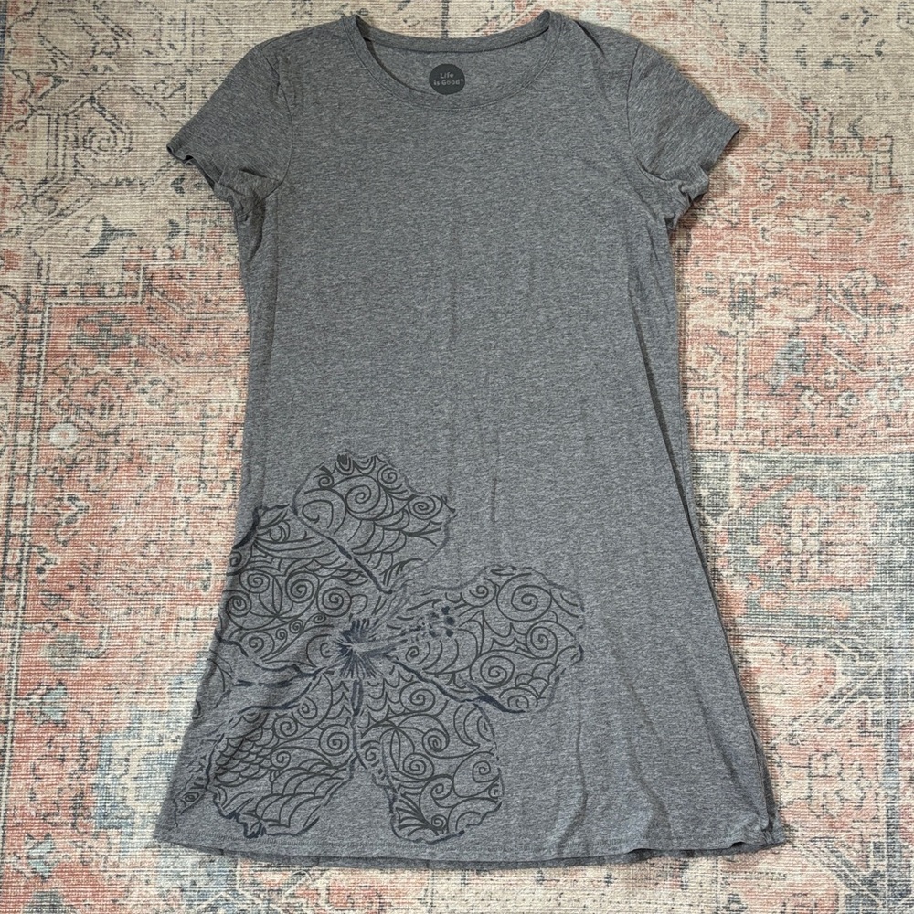 Life Is Good Gray Short Sleeve T- Shirt Dress with Floral Graphic Size Medium